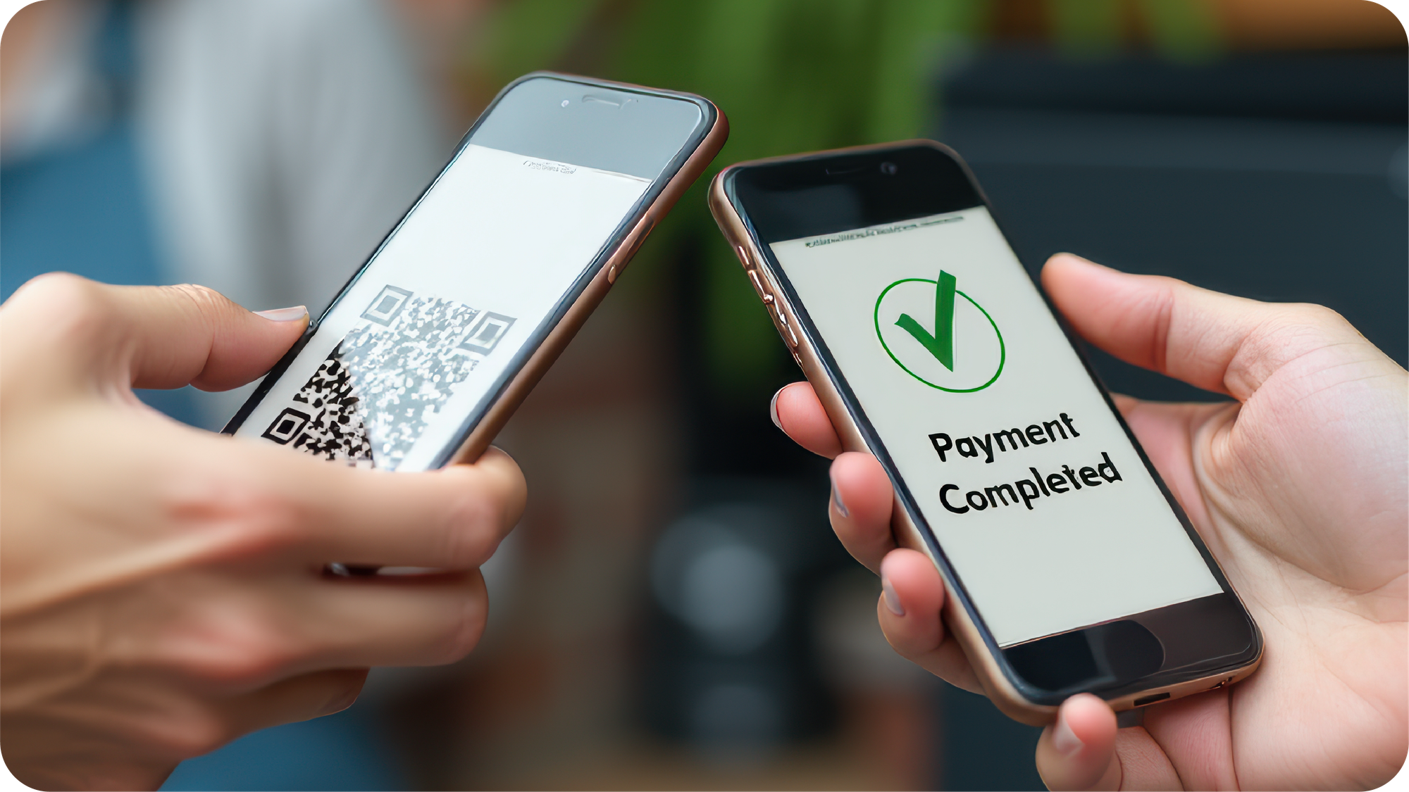 Dua ponsel menampilkan kode QR dan status pembayaran berhasil sebagai ilustrasi transaksi digital yang telah diproses.
