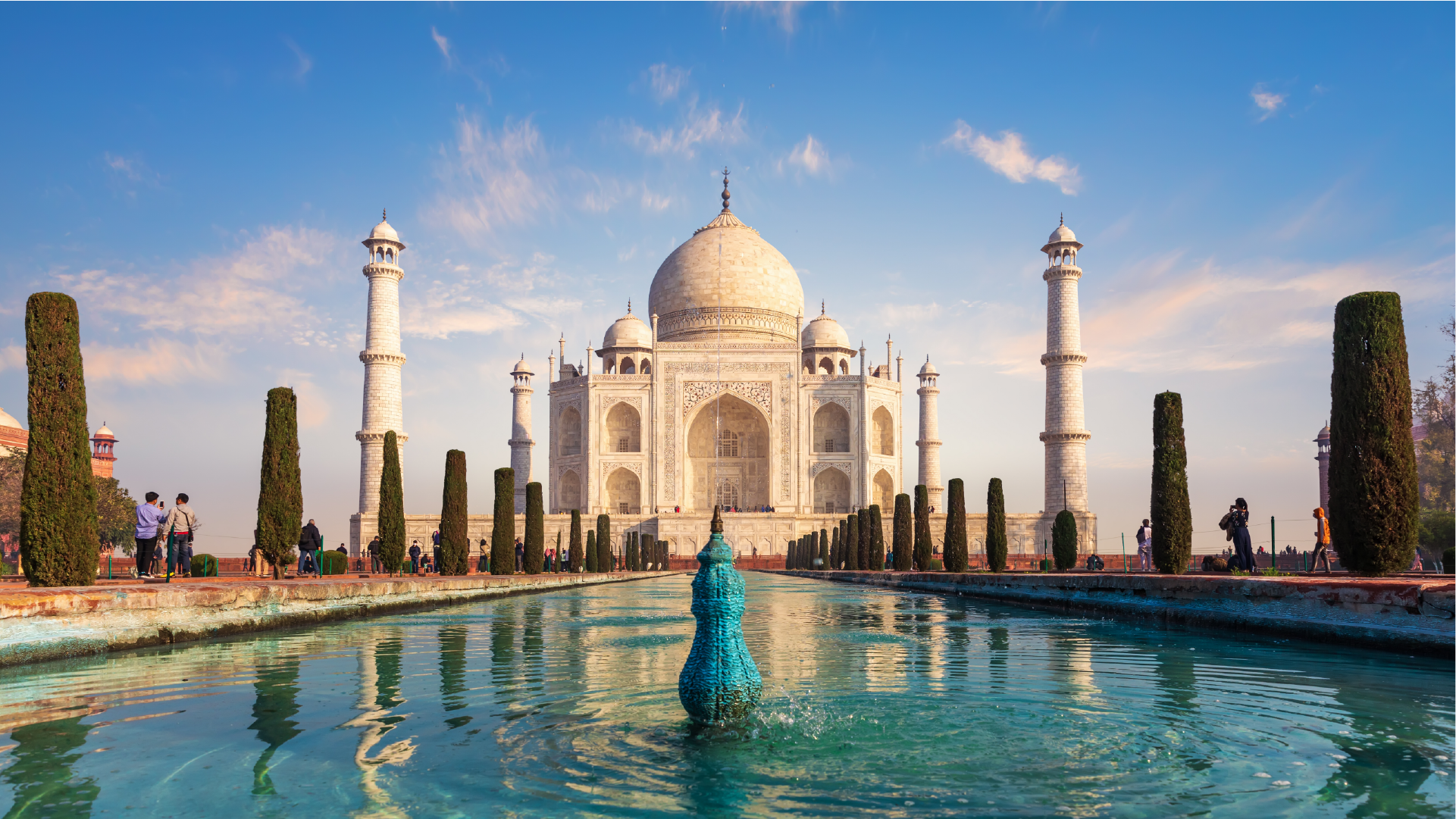 Taj Mahal di India sebagai ilustrasi bahwa negara tersebut banyak menyumbang ekspatriat di Indonesia.