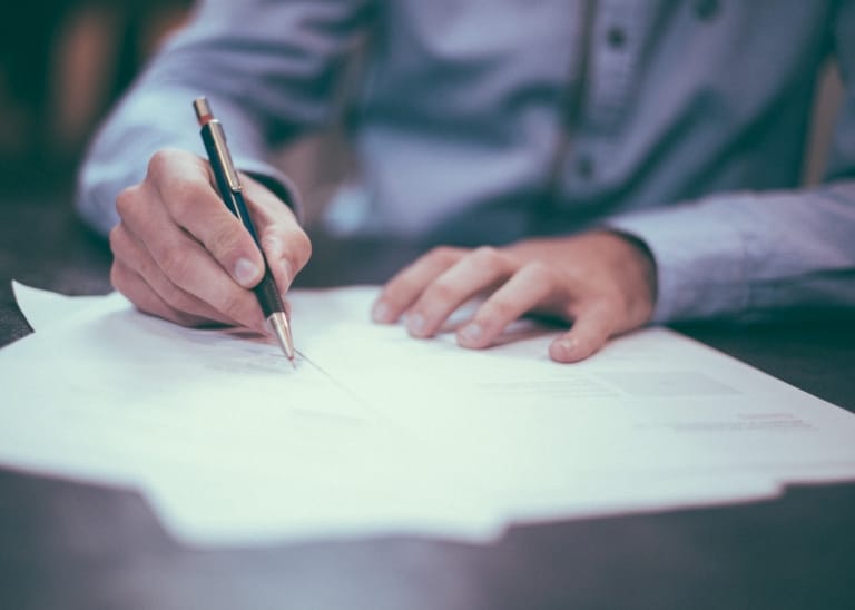 Ingin Kerja di Luar Negeri? Kenali Terlebih Dahulu Tentang Work Permit!